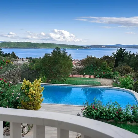 Sun Nest Kastela