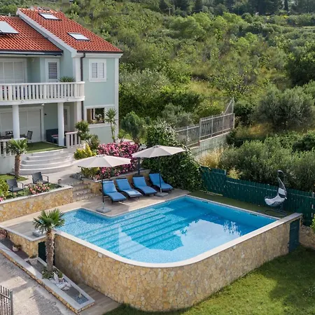 Sun Nest Villa Kastela
