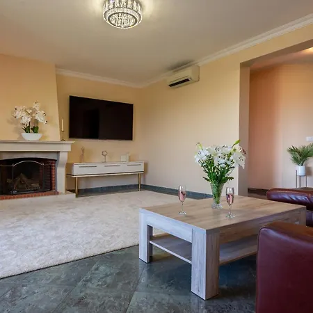 Villa Sun Nest *