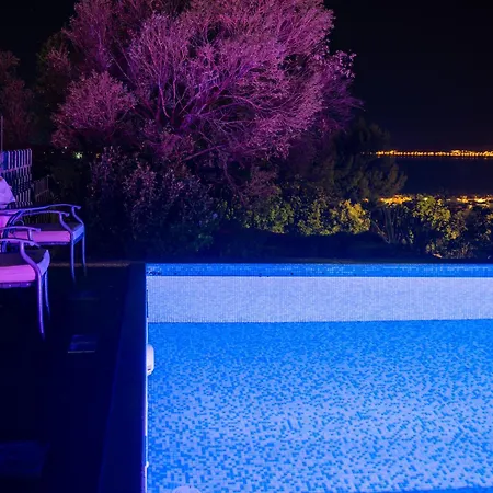 Sun Nest Kastela
